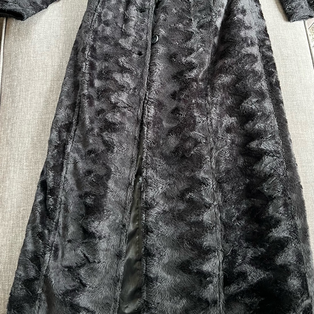 Women’s long heavy black coat. No tags for brand or size. Fits like a xs/small - Picture 2 of 7